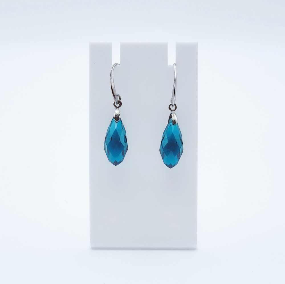0053 Beautiful 925 SS Icy Blue Faceted Teardrop Glass Earrings